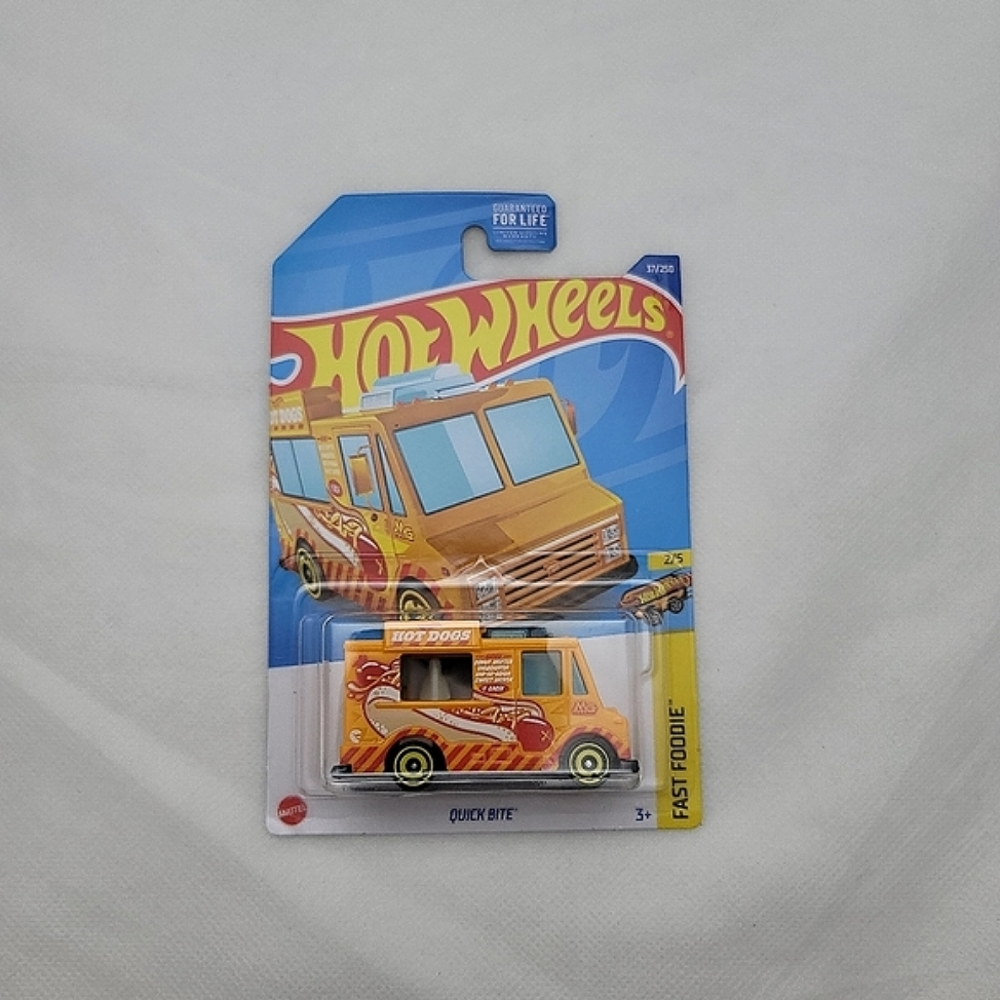 Hot Wheels Quick Bite FAST FOODIE *Treasure Hunt*